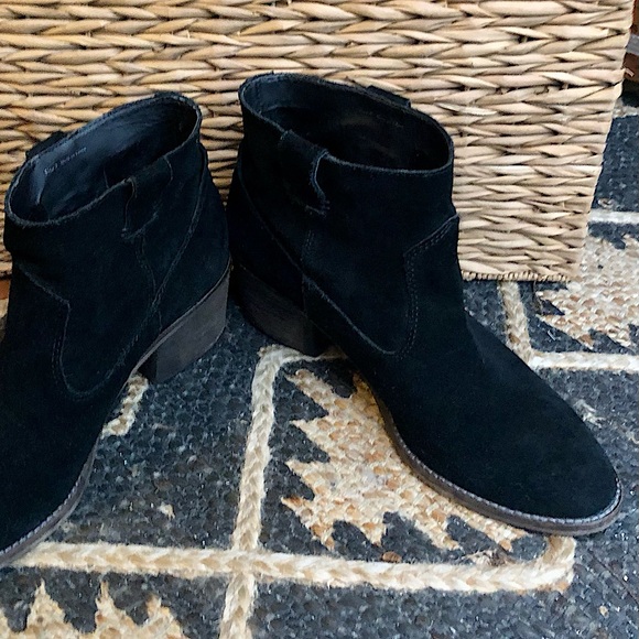 Dolce Vita Size Black Suede Booties - Picture 4 of 7